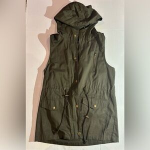 Zenana Outfitters Green Vest w/ hood